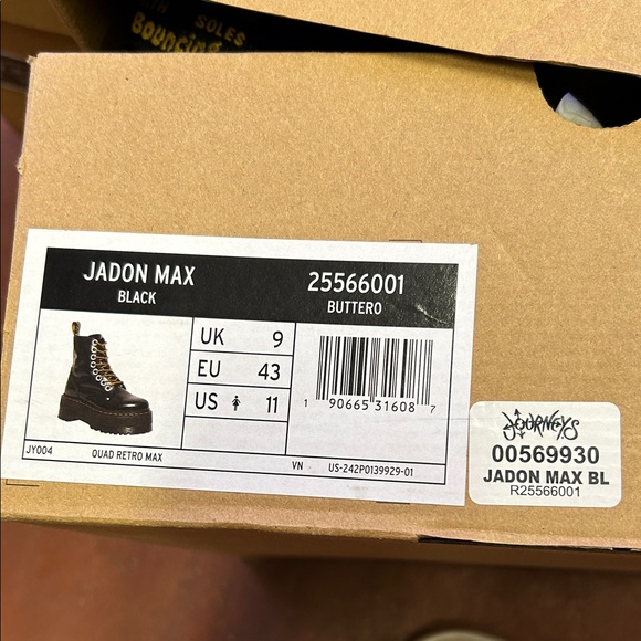 Dr. Martens Black Jadon Max with Gold Details - Picture 3 of 3